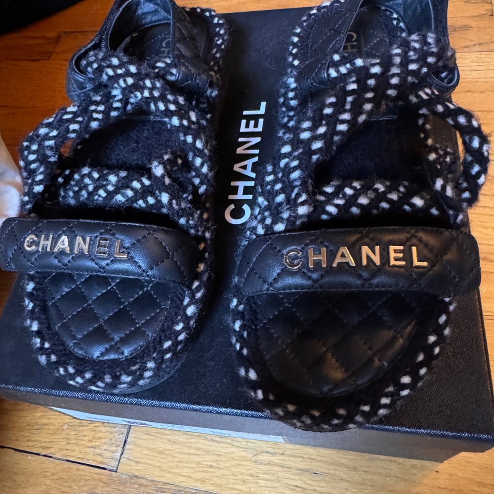 AUTHENTIC CHANEL black white rope cord dad sandals 40 (9)